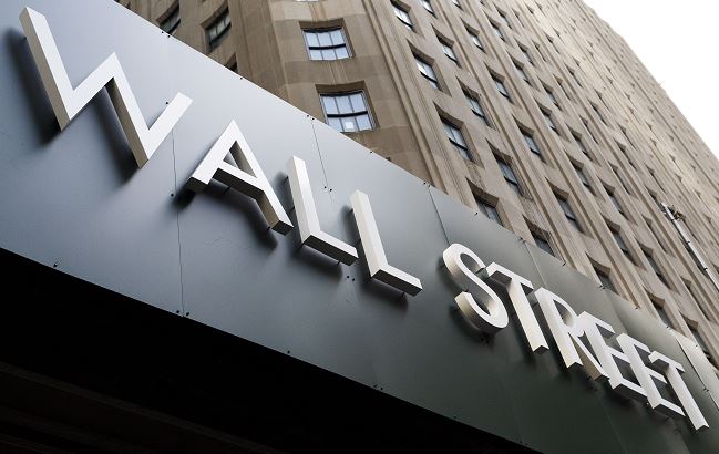 Wall Street cierra con pérdidas y Dow Jones retrocede 0.68 %