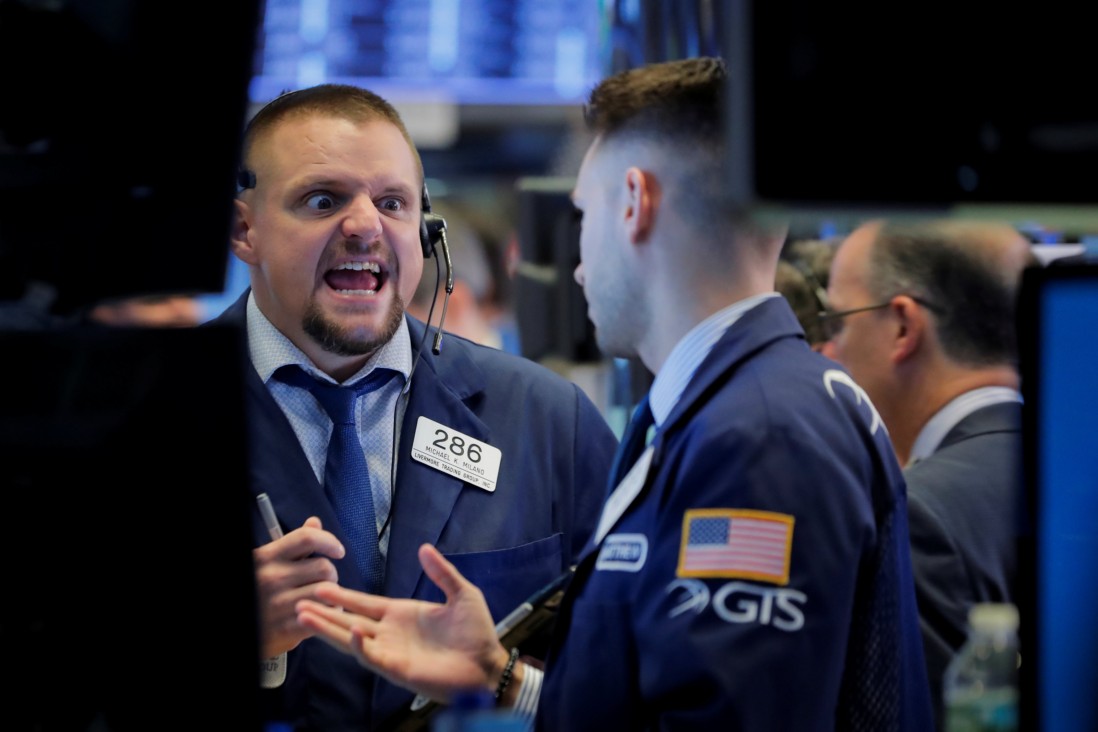 Wall Street cae por declive en tecnológicos y energéticos