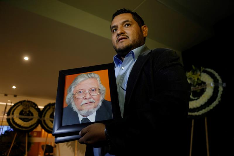 Amigos y familiares despiden a Fernando del Paso en Guadalajara
