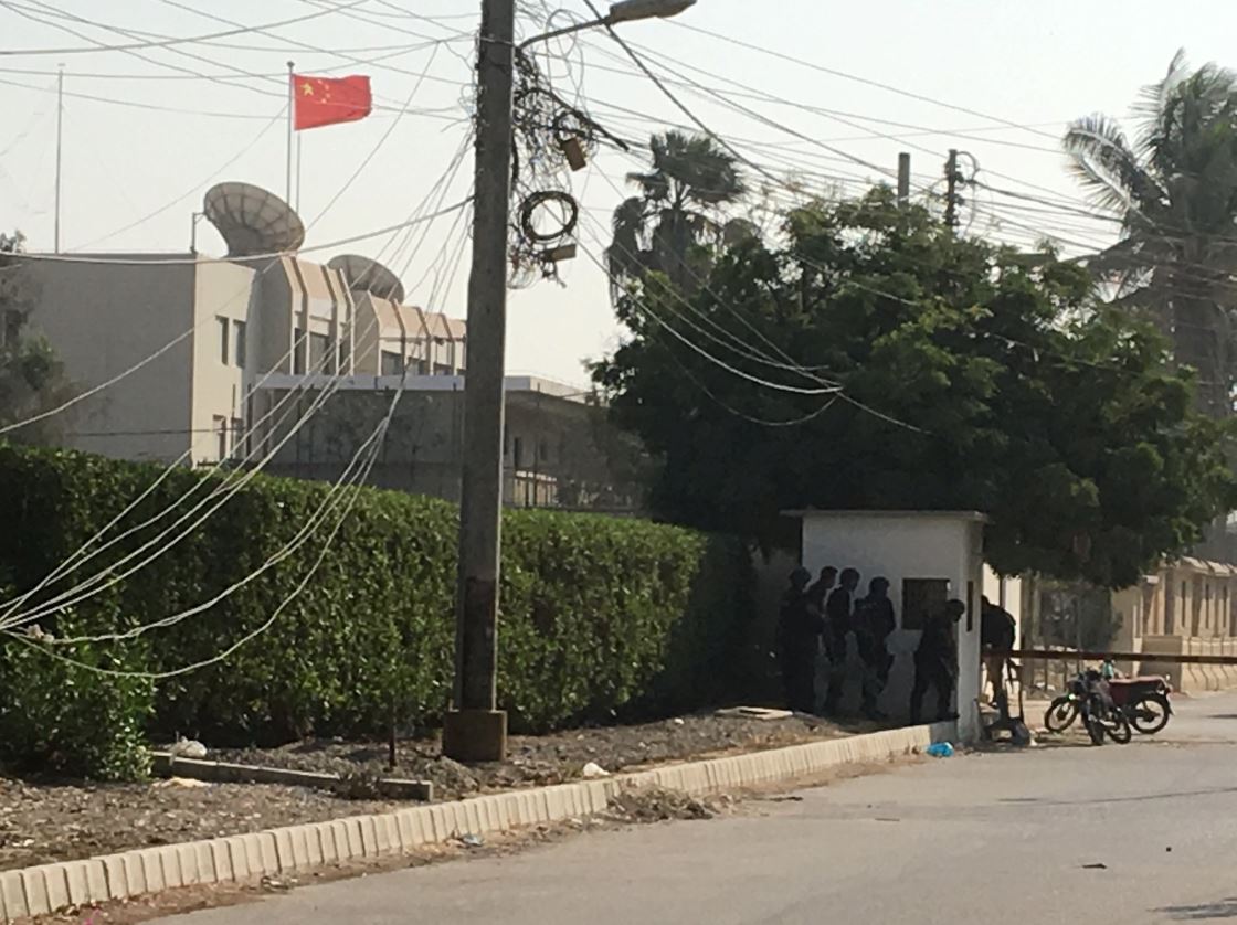 ataque contra consulado chino en karachi deja seis muertos