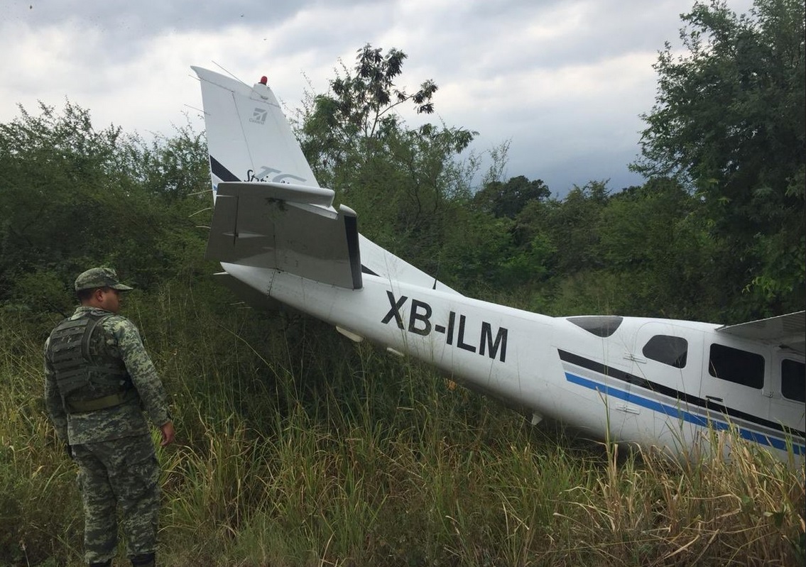 Desplome aeronave Tamaulipas mueren dos motociclistas