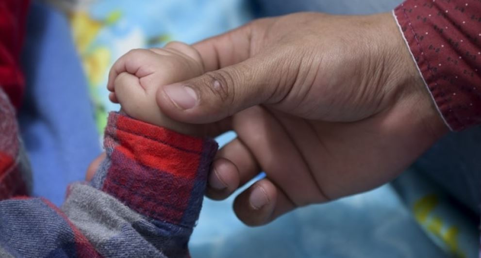 Nace primera bebé mexicana en recorrido de caravana migrante