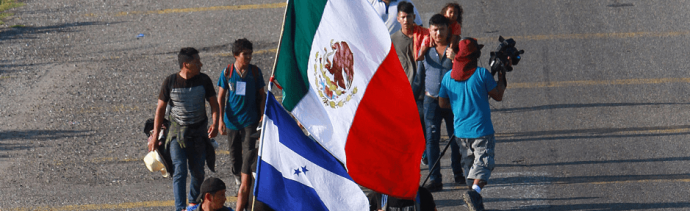 Caravana de migrantes avanza de Oaxaca a Veracruz