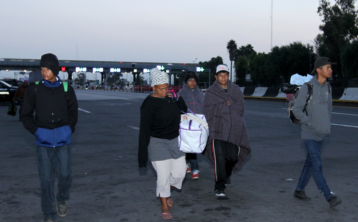 Caravana migrante avanza de Querétaro a Guanajuato