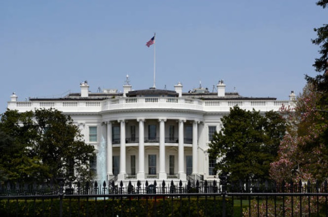Casa Blanca contraataca demanda de CNN, dice tener ‘amplias facultades’ para negar entrada a periodistas