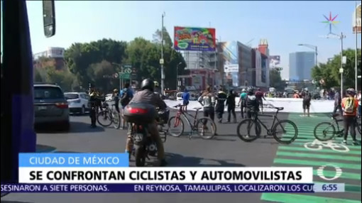 Ciclistas se enfrentan con automovilistas en la CDMX
