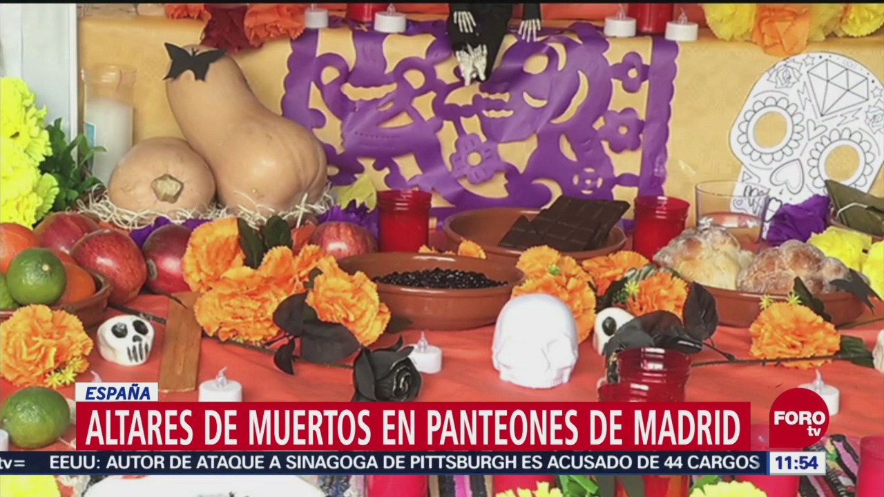 Colocan altares de muertos en panteones españoles