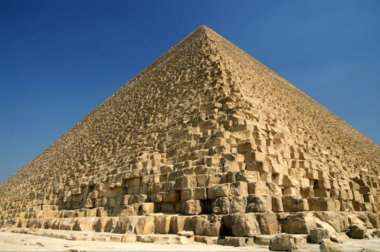 ¿Cómo construyeron las pirámides los antiguos egipcios? (Mikhail Nekrasov/Shutterstock)
