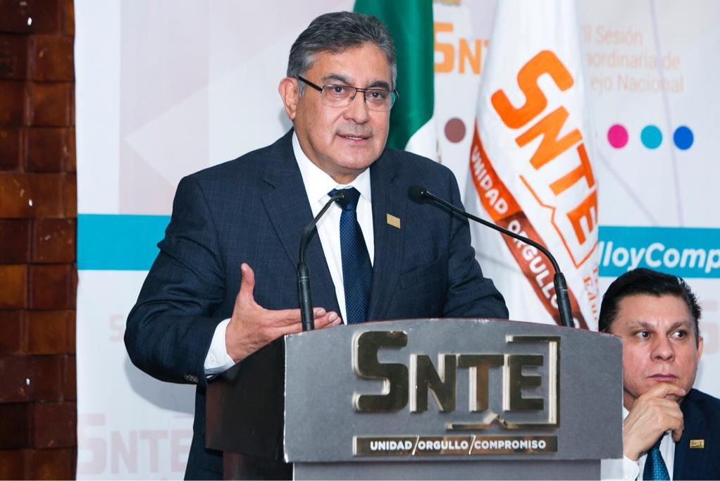 Desaparece la presidencia del SNTE, informa Alfonso Cepeda
