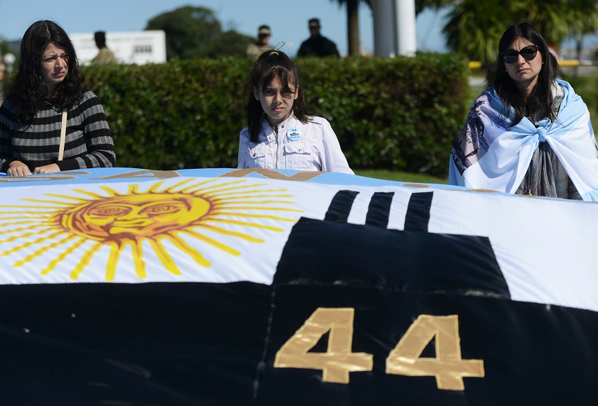 ARA San Juan mantiene en luto a Argentina