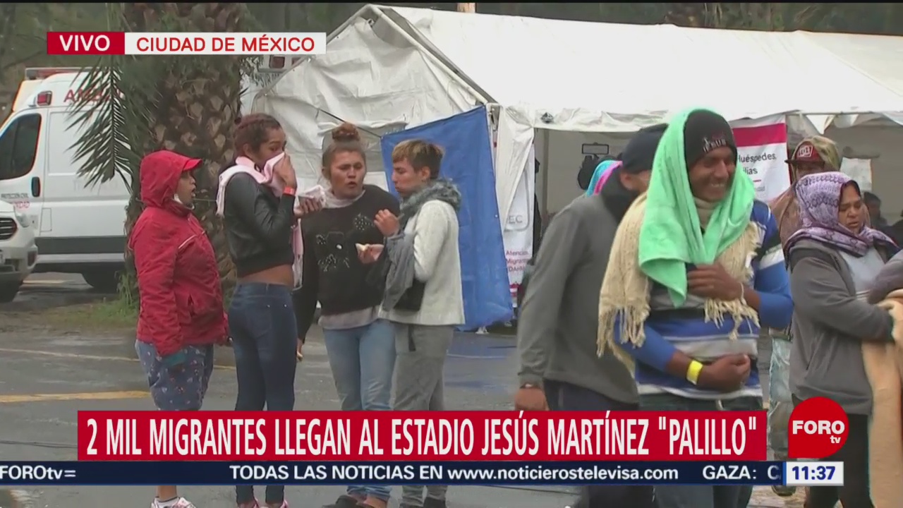 Donan ropa a migrantes en Estadio Jesús Marinez ‘Palillo’, CDMX