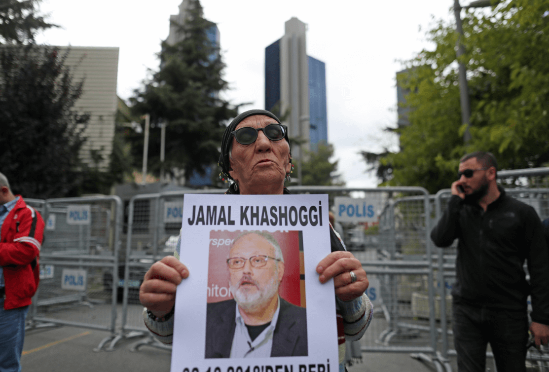 Agentes saudíes golpearon a Khashoggi durante cuatro minutos, según prensa turca