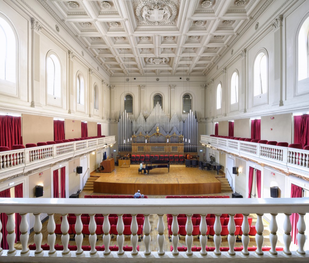 El Conservatorio Santa Cecilia se encuentra en donde se fundó la Academia de Música. Al fondo, el órgano de la sala principal (ConservatorioSantaCecilia)