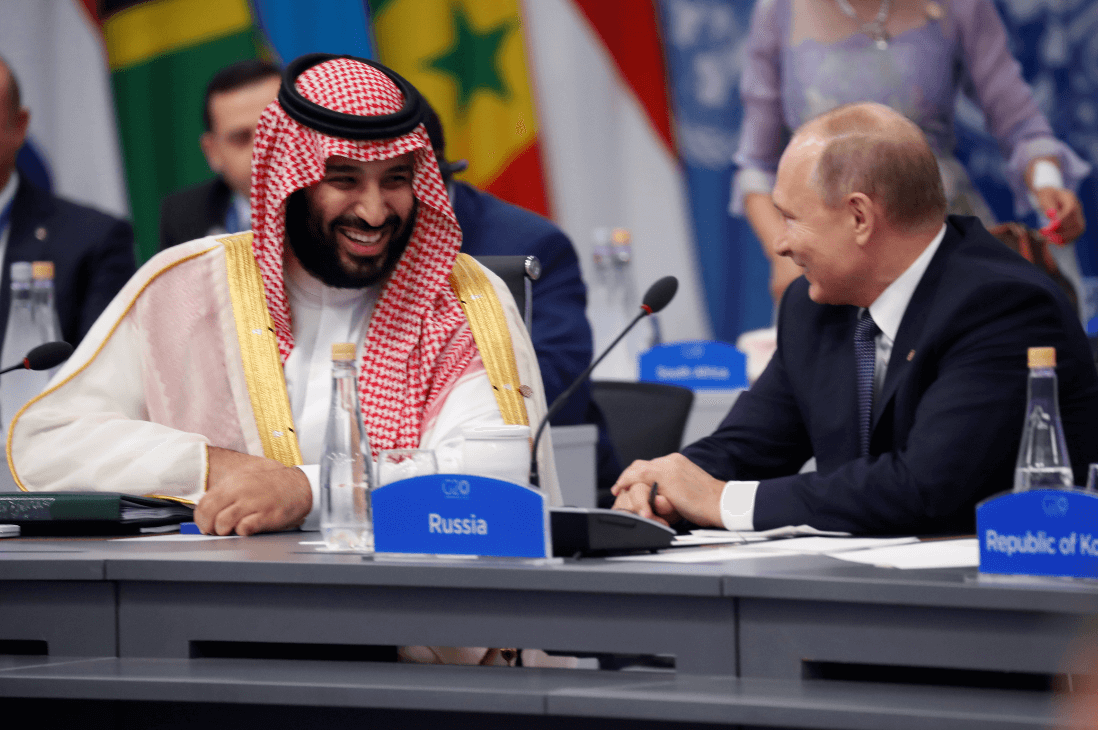 El príncipe saudita, Mohamed bin Salmán, y Vladimir Putin. (AP)