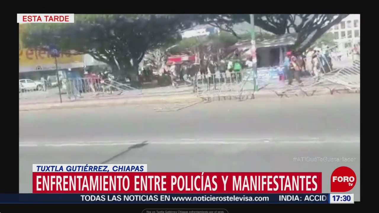 Enfrentamiento entre policías y manifestantes en Tuxtla Gutiérrez, Chiapas