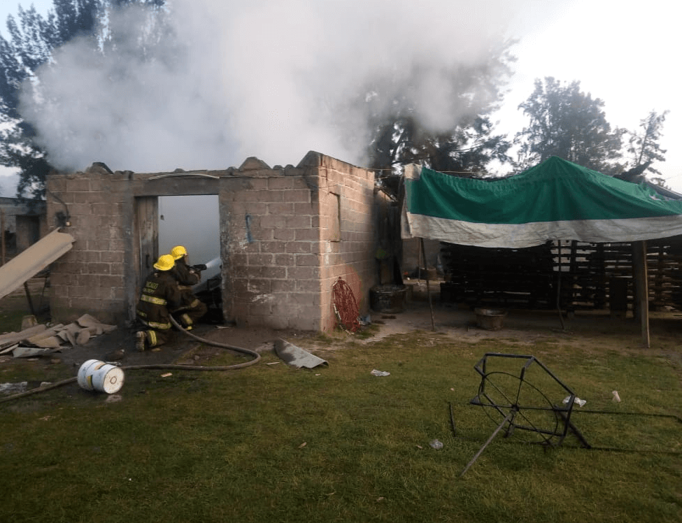 Explosión afecta taller de pirotecnia en La Saucera, Tultepec 