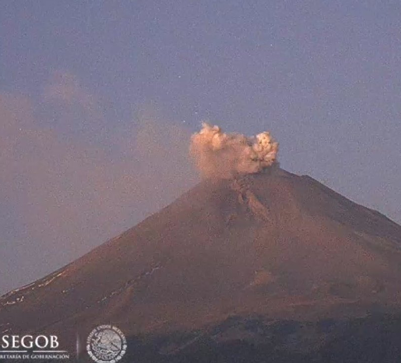 Explosión del Popocatépetl se propaga hacia Puebla 