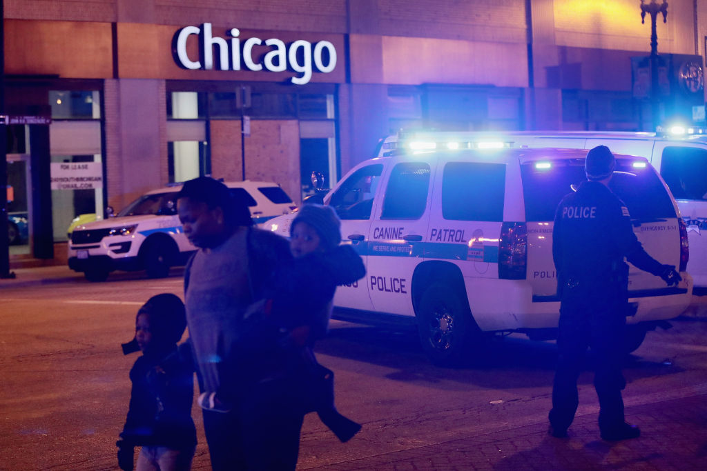 Suman cuatro muertos por tiroteo en hospital de Chicago