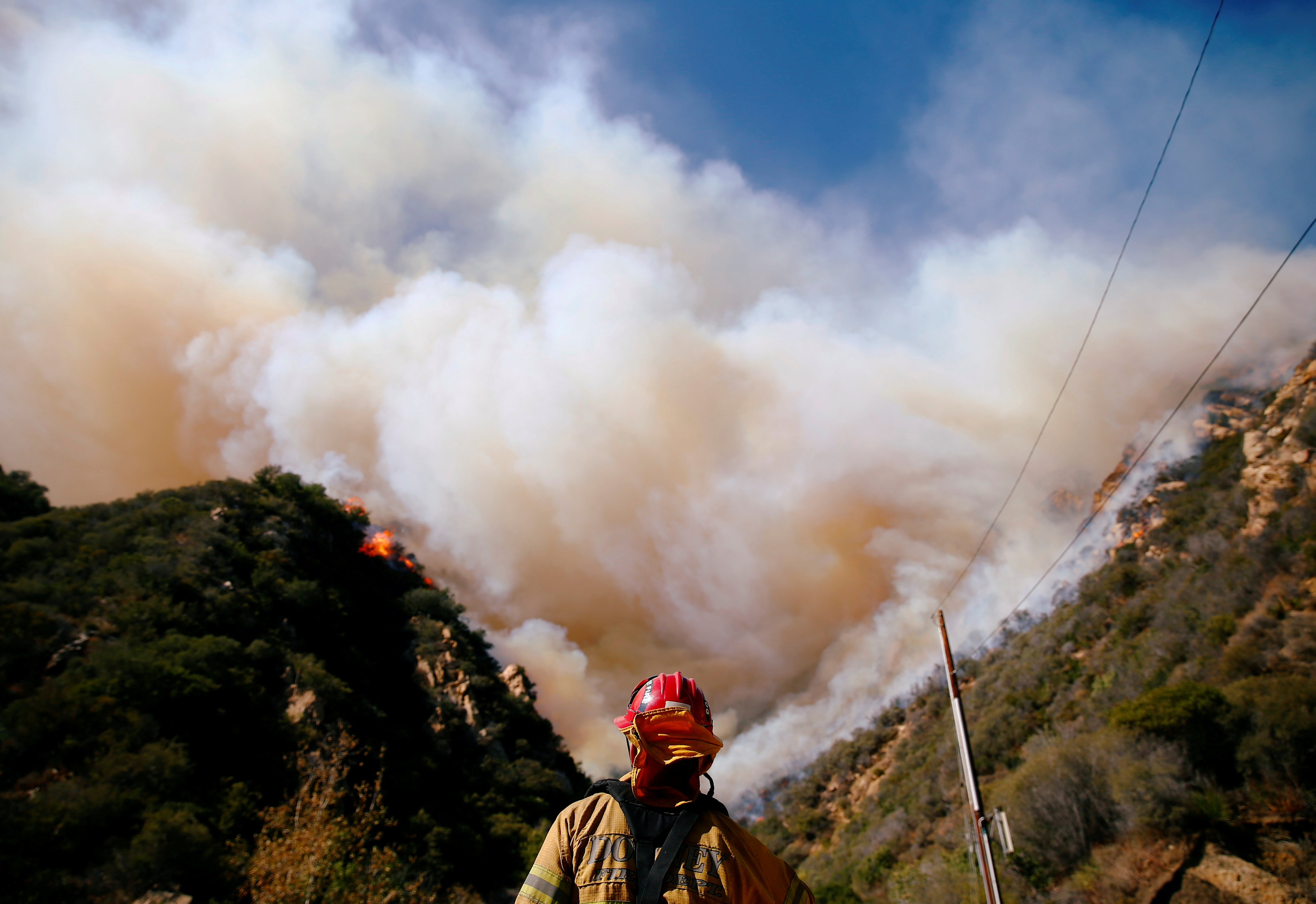 California incendios: Van 74 muertos y 1,011 desaparecidos