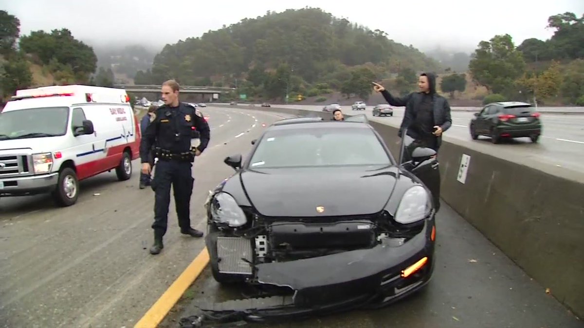 Stephen Curry sale ileso de accidente carretero en Oakland