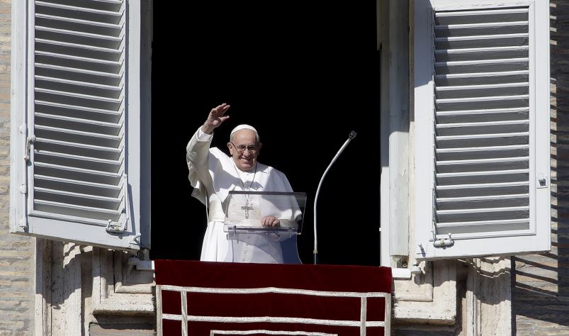Papa Francisco llama al mundo a 'invertir en paz'