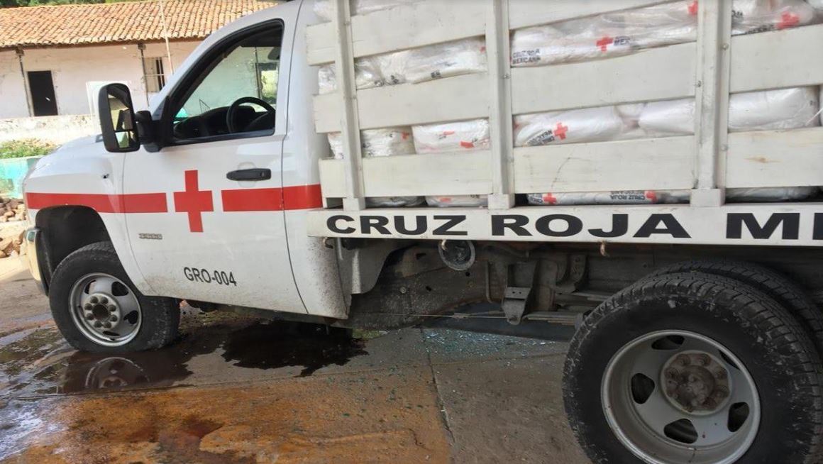 Mueren 3 policías y un paramédico por ataque armado en Guerrero