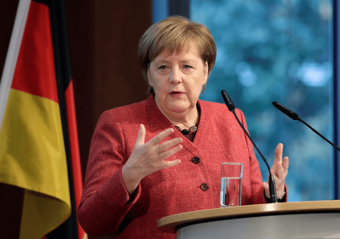 Merkel defiende integridad territorial de Ucrania ante crisis con Rusia