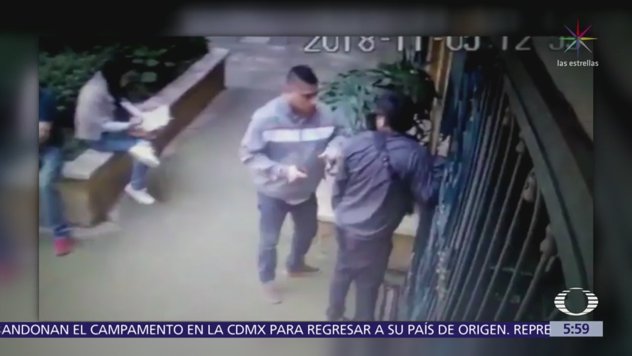 Ladrón roba a joven afuera de su casa en la colonia Roma, CDMX