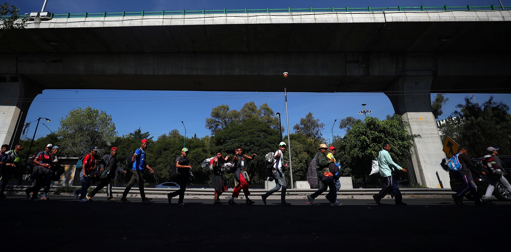 Caravana Migrante deja Magdalena Mixhuca; parte a Querétaro