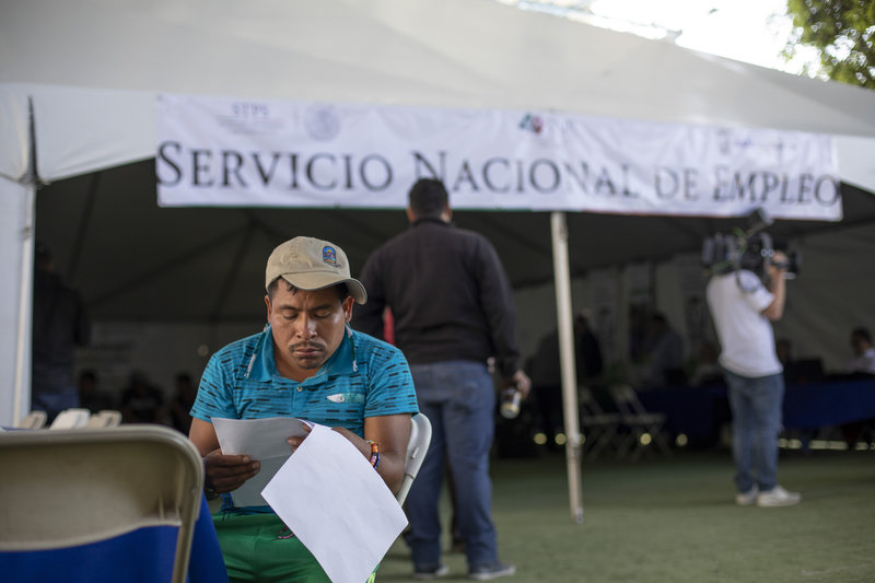 Restaurantero ofrece empleo a migrantes en Tijuana