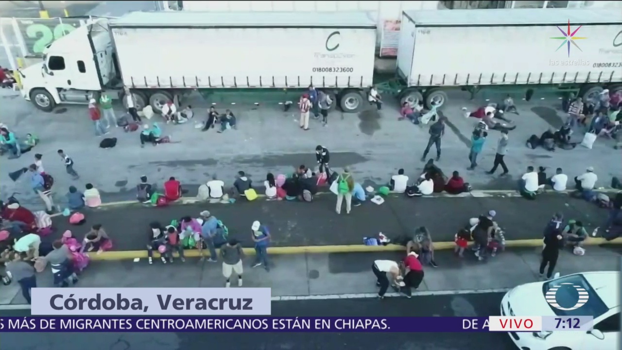 Migrantes salen de Córdoba, Veracruz, rumbo a la CDMX