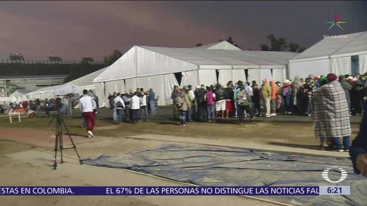 Migrantes se quedarán un día más en albergue de Magdalena Mixhuca
