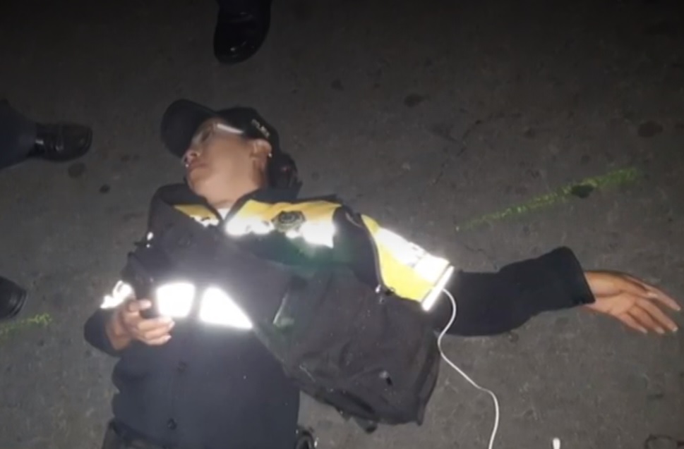 Conductor de BMW lesiona a mujer policía para evitar infracción en la Cuauhtémoc