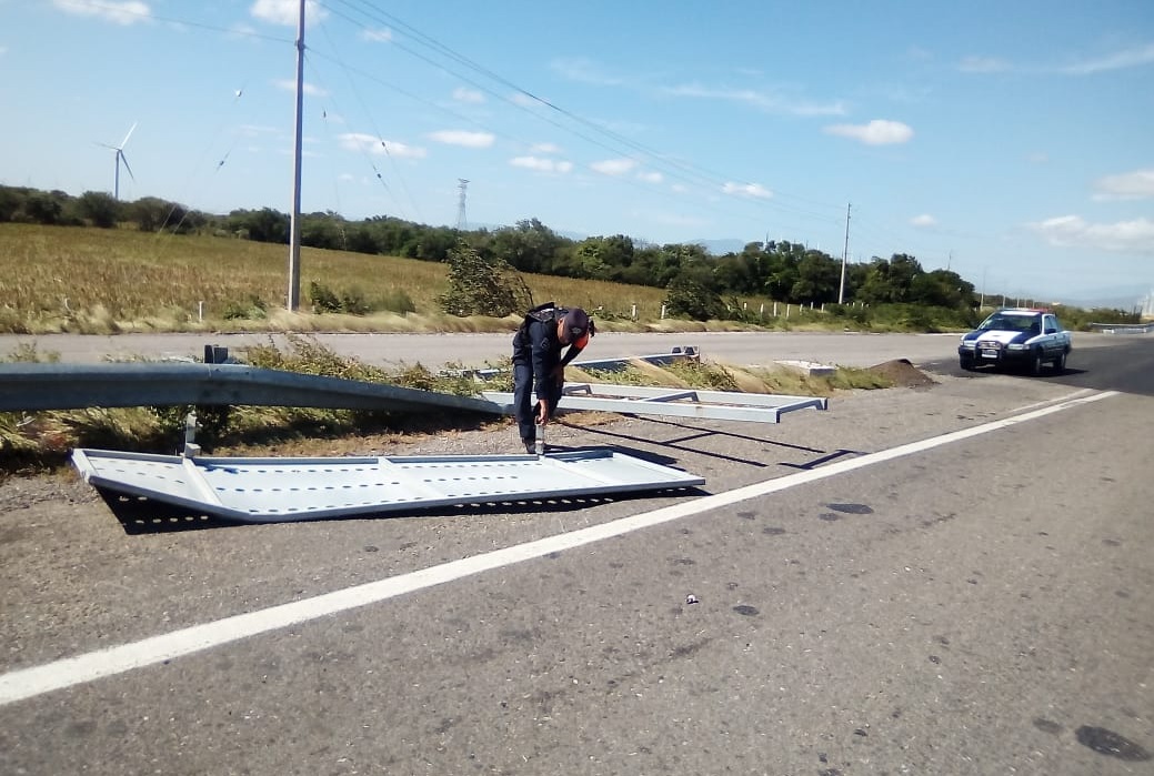 Clima Oaxaca; restringen paso vehículos La Ventosa vientos