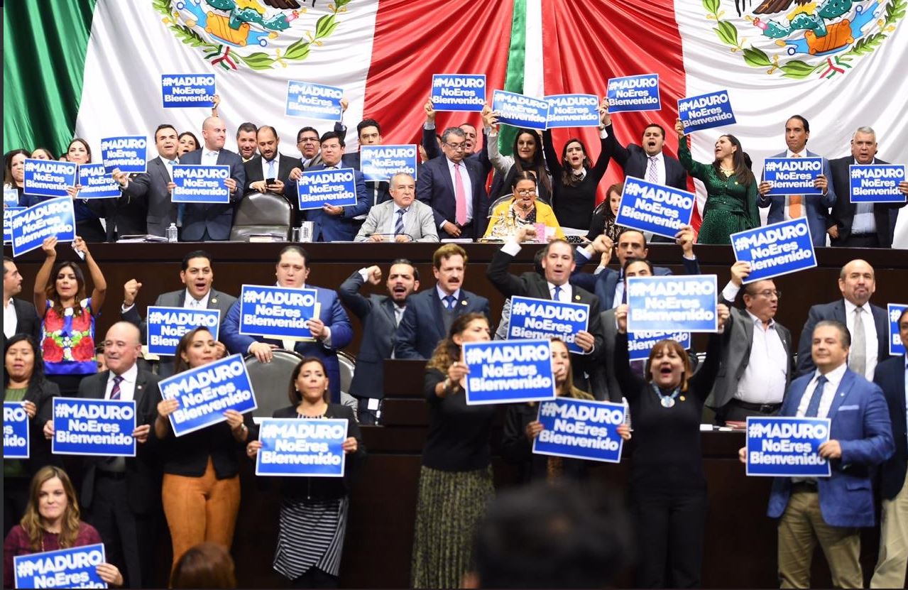 PAN protesta contra visita de Maduro en Cámara de Diputados