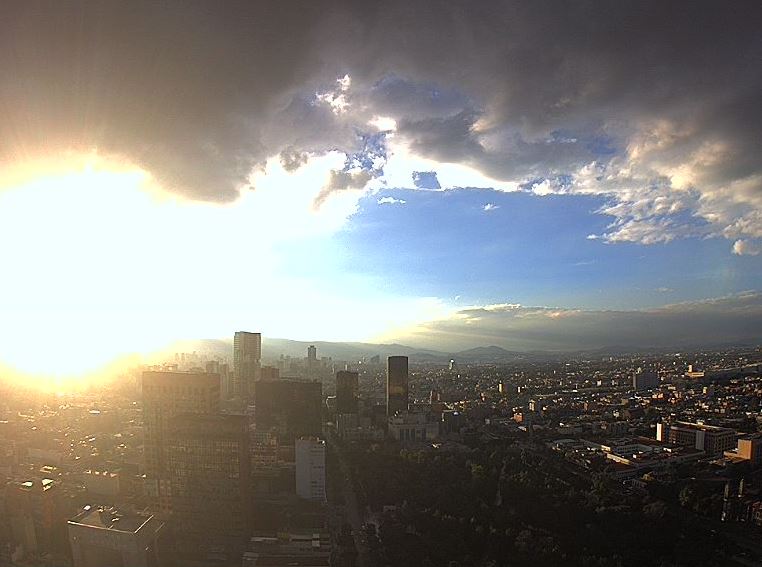 Prevén lluvias aisladas y 26 grados centígrados para la Ciudad de México