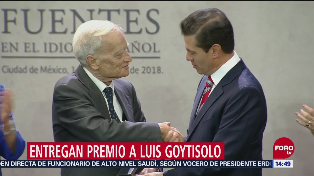 Peña Nieto entrega premio ‘Carlos Fuentes’ al escritor Luis Goytisolo