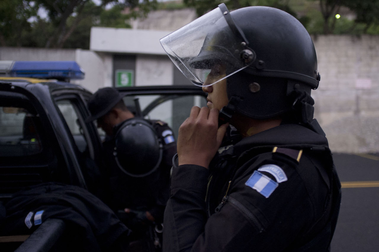 Robar-Comida-Nino-llora-Abuso-policiaco-Guatemala
