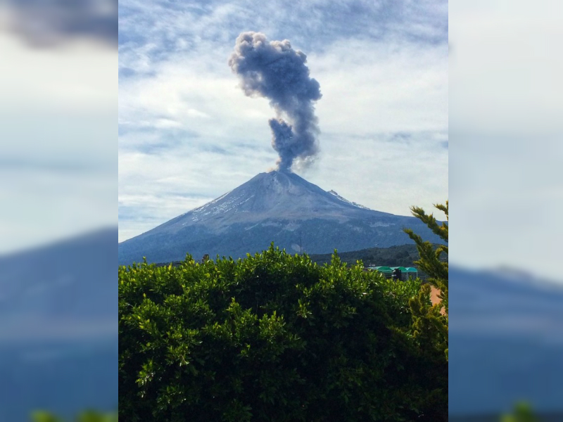 Popocatépetl emite exhalación y provoca columna de 1,500 metros