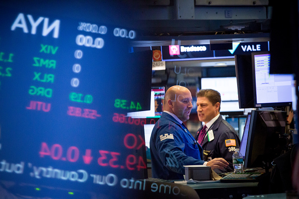 Wall Street cierra en rojo y el Dow Jones cae