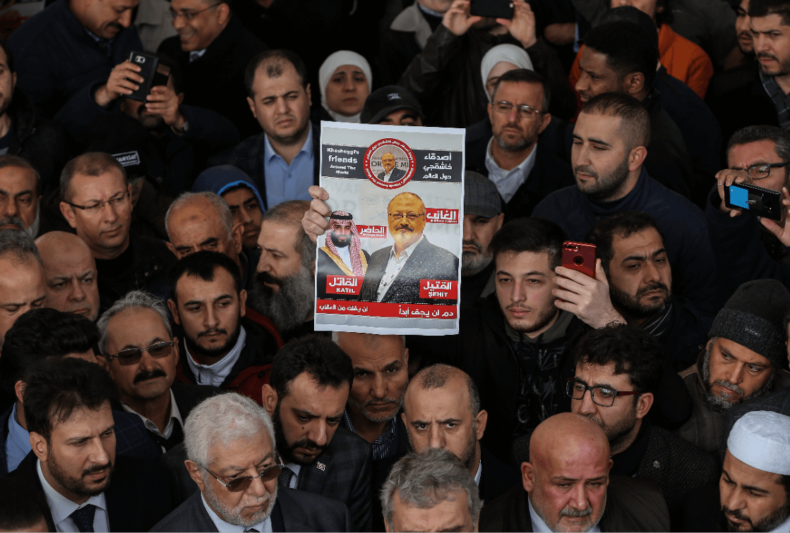 Protestas en Estambul por el asesinato del periodista Jamal Khashoggi. (AP, archivo) 