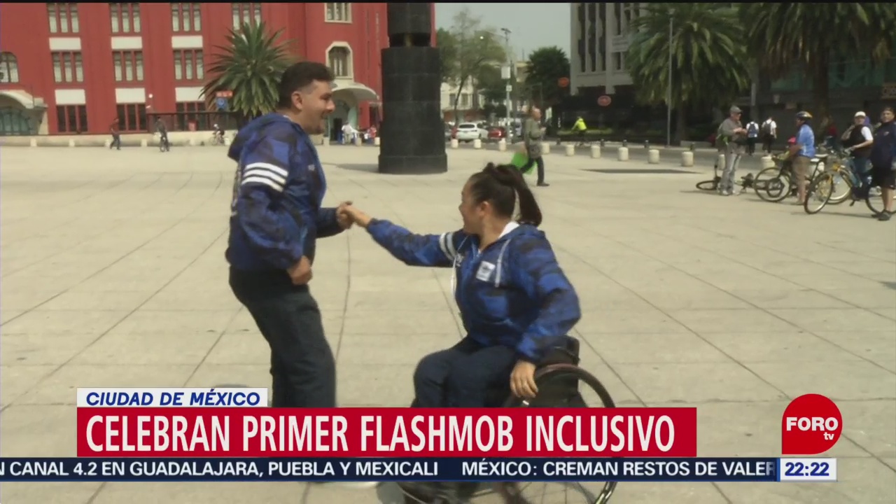 Realizan FlashMov inclusivo en el Monumento a la Revolución