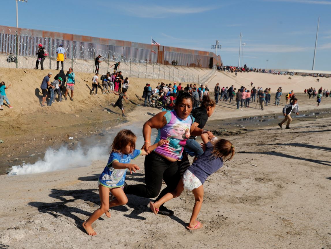 Redes sociales reaccionaron fuertes imágenes migrantes (Reuters)