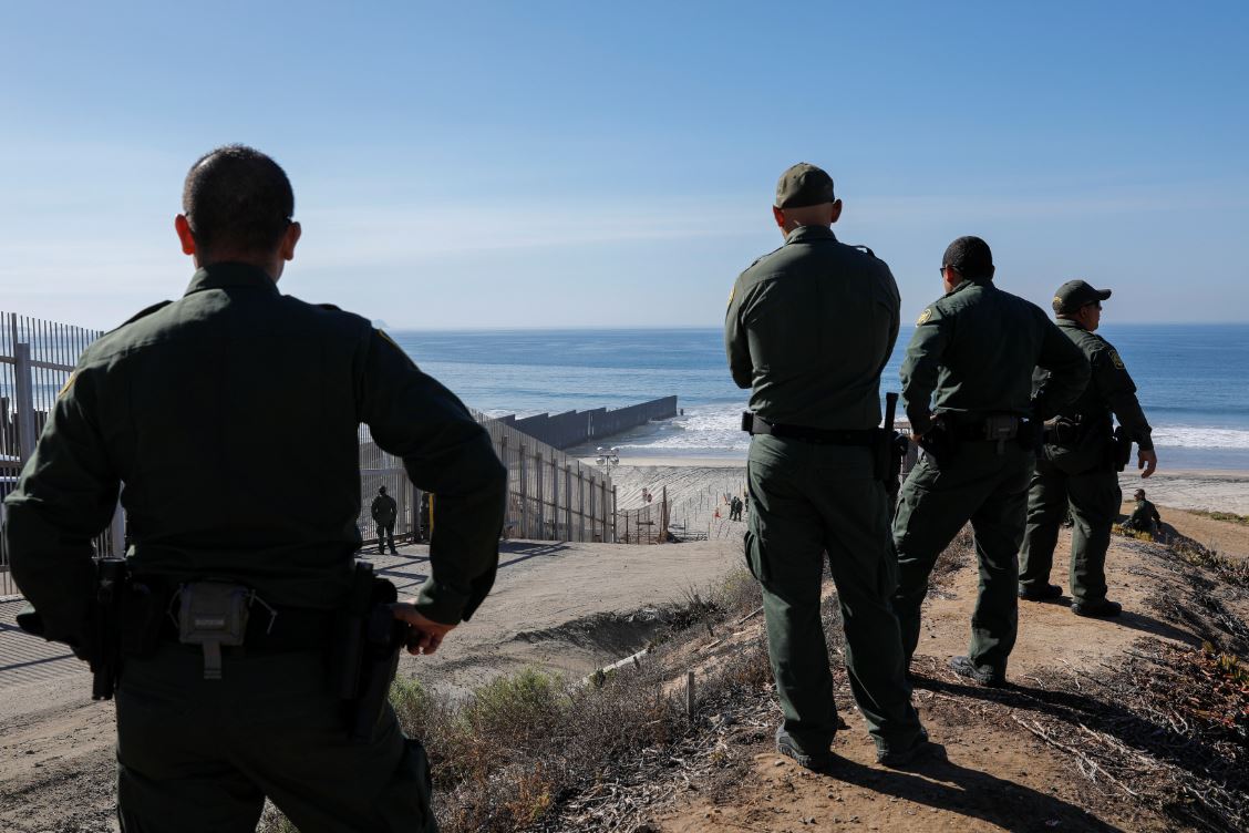 Refuerzan la seguridad en río Tijuana para evitar cruce de migrantes