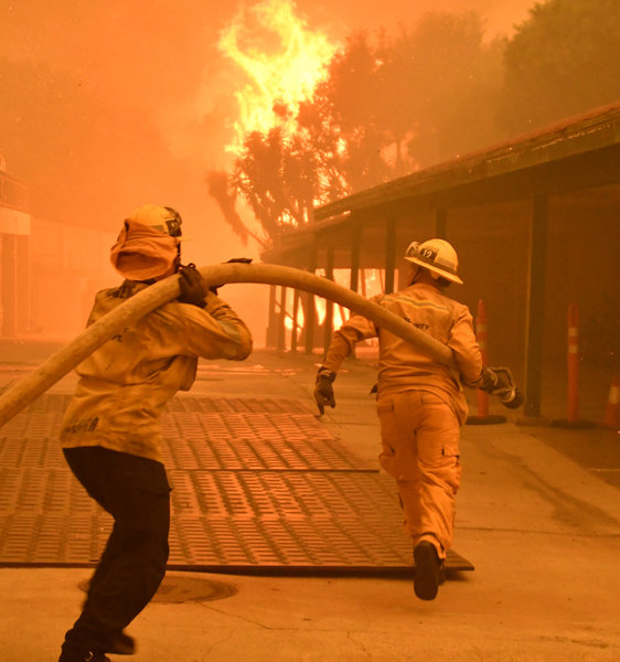 suman 31 muertos por incendios en california