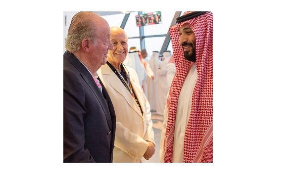 Juan Carlos I genera polémica por saludo a príncipe saudi