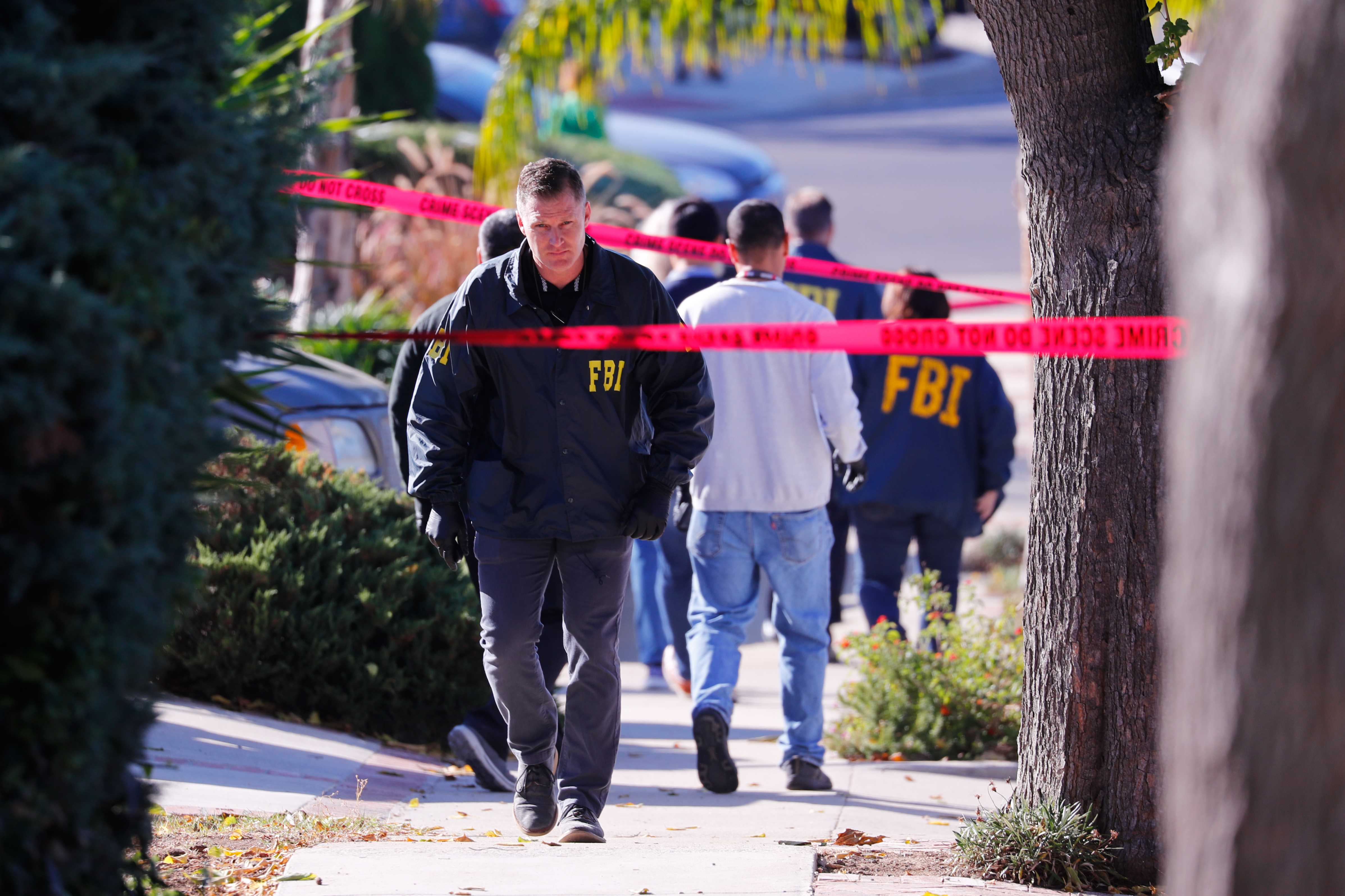 Marine retirado aparentemente actuó solo en tiroteo en bar de California: FBI