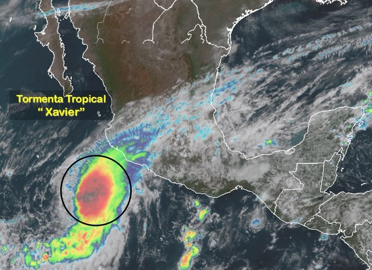 Tormenta tropical ‘Xavier’ se fortalece en costas de Colima y Jalisco