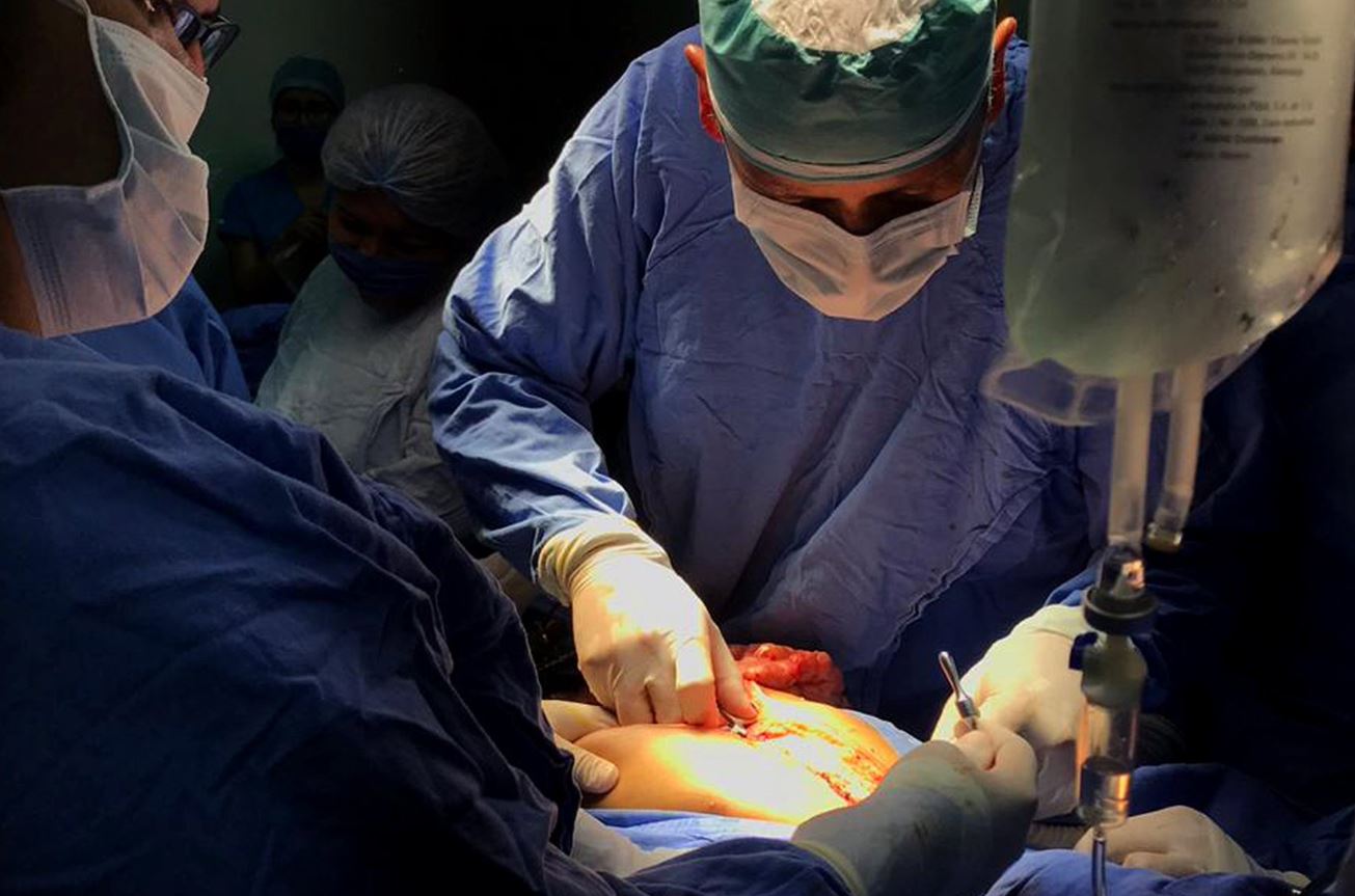 Niña de Guanajuato recibe trasplante de riñón