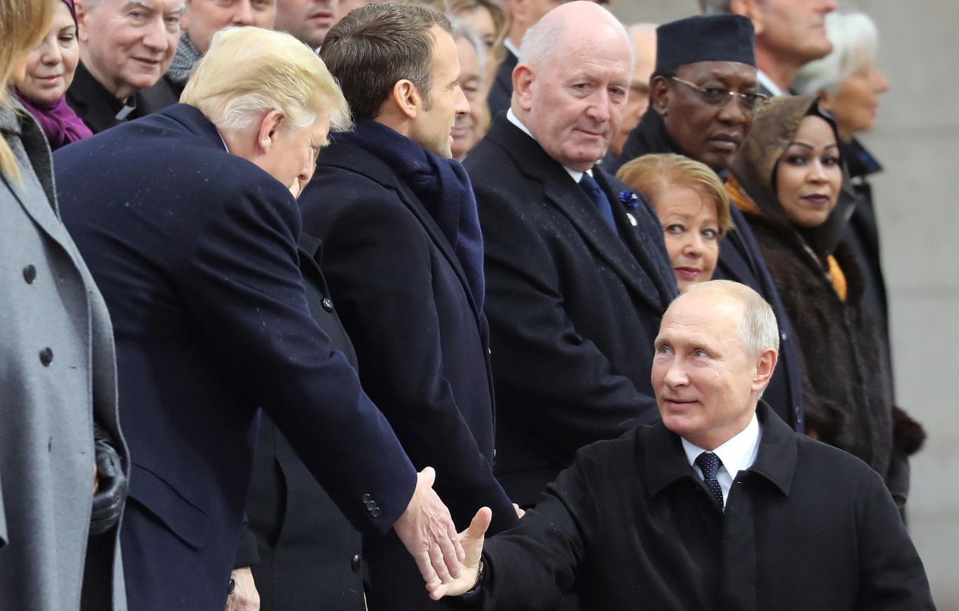 Putin y Trump hablaron brevemente en París, según el Kremlin